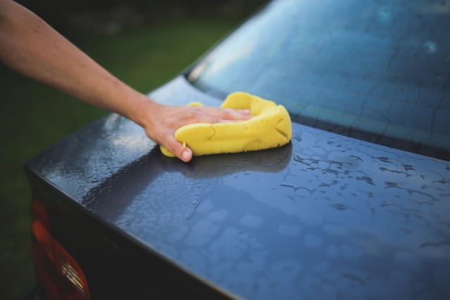 paint correction polishing with machine buffer